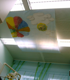 Deckenbild im Prophylaxeraum